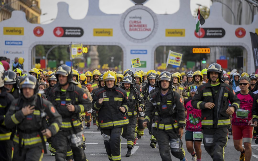 12,144 runners make the 23rd edition of the Vueling Cursa Bombers the biggest race of the year in Barcelona